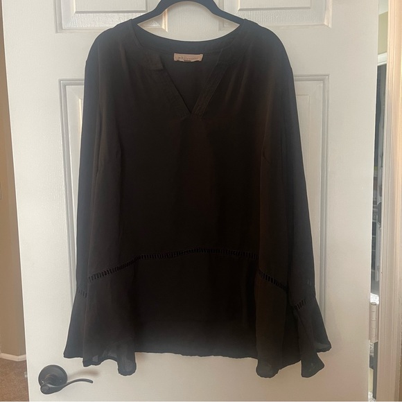 Philosophy Ladder Trim Bell Sleeve Top in Black XXL - Picture 4 of 10